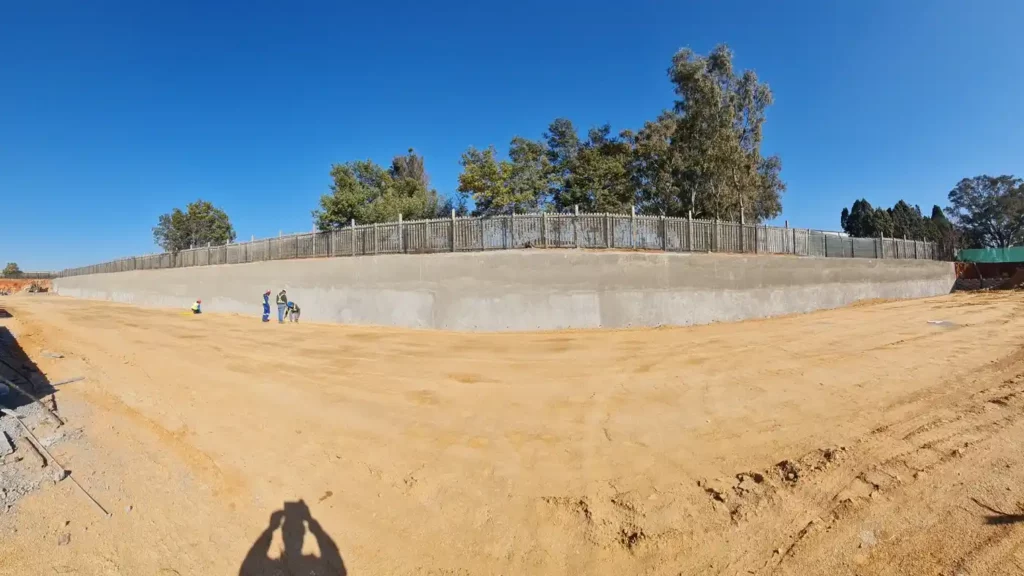 P003 meadowview lateral support 08 panorama site wide wall